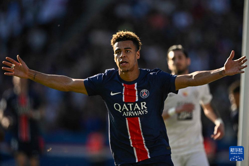 巴黎圣日耳曼新援大放异彩，突破传统的简单介绍