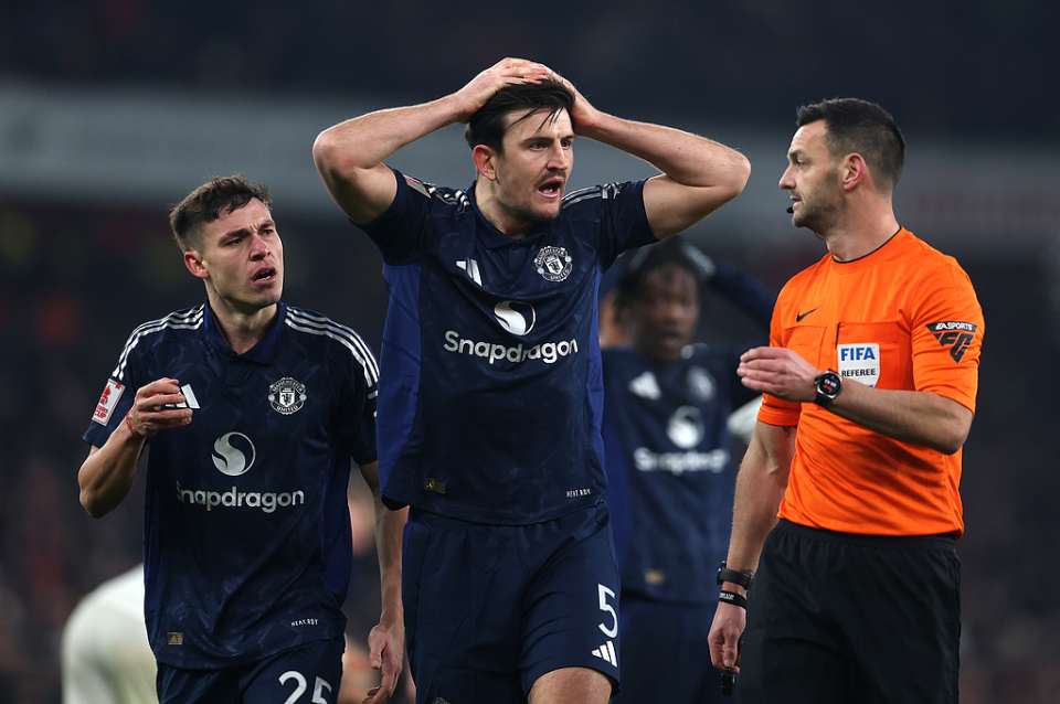 开云体育官方网站-曼联马奎尔解约走人后戴维斯临危受命