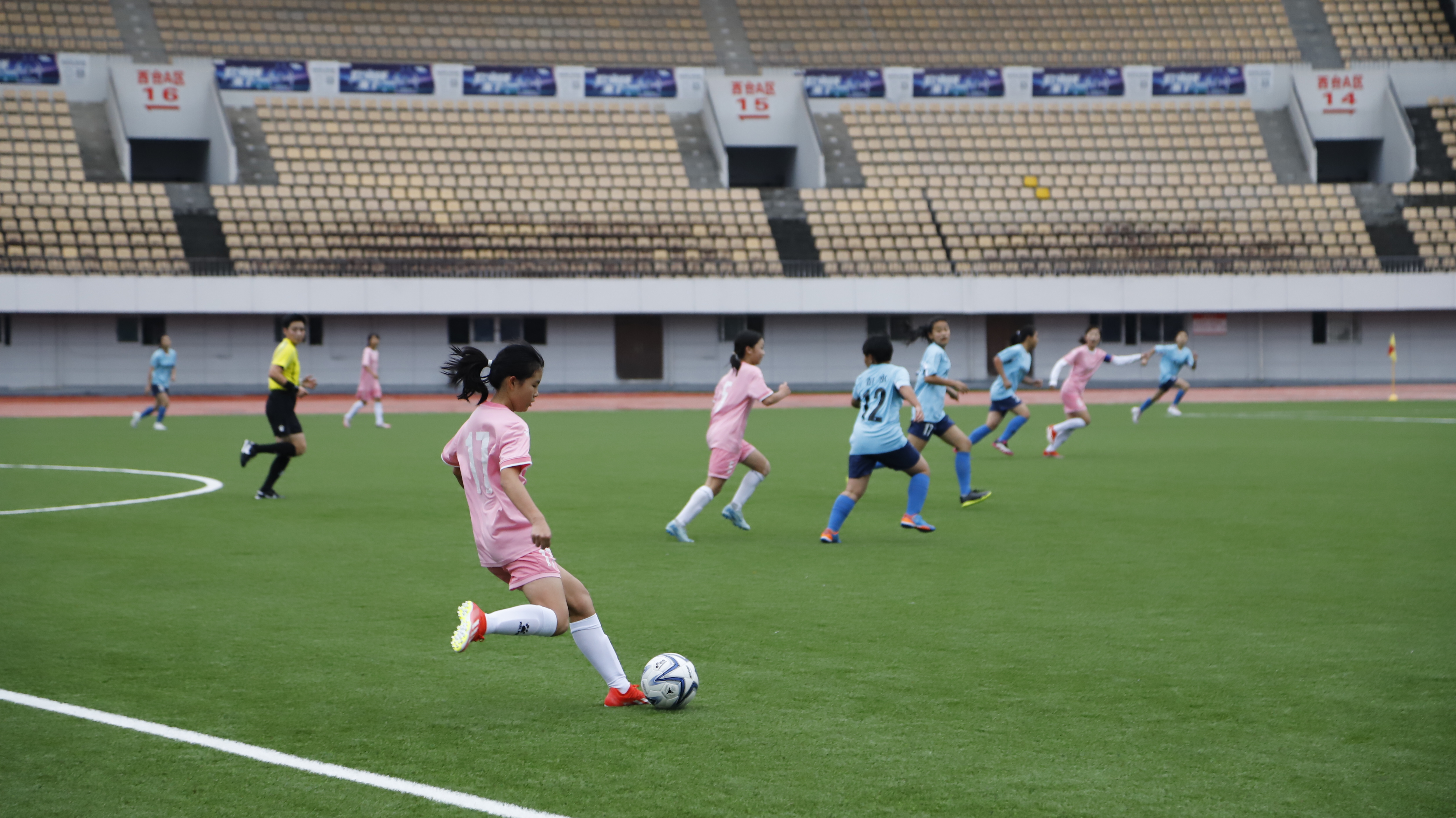 中国足球联赛新赛季新面貌,球员表现引人注目的简单介绍 中国足球联赛新赛季新面貌,球员表现引人注目的简单介绍