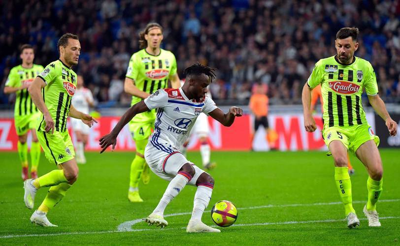 斯特拉斯堡主场客场失利,遭遇失败的简单介绍 斯特拉斯堡主场客场失利,遭遇失败的简单介绍