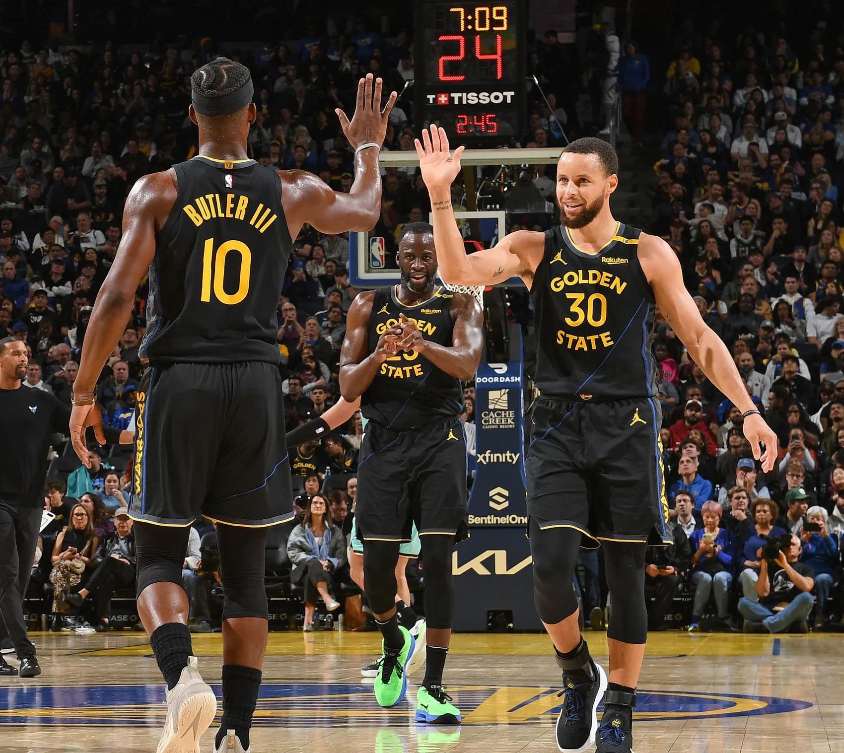 森林狼掀热潮,客场战胜马刺稳固排名 森林狼掀热潮,客场战胜马刺稳固排名