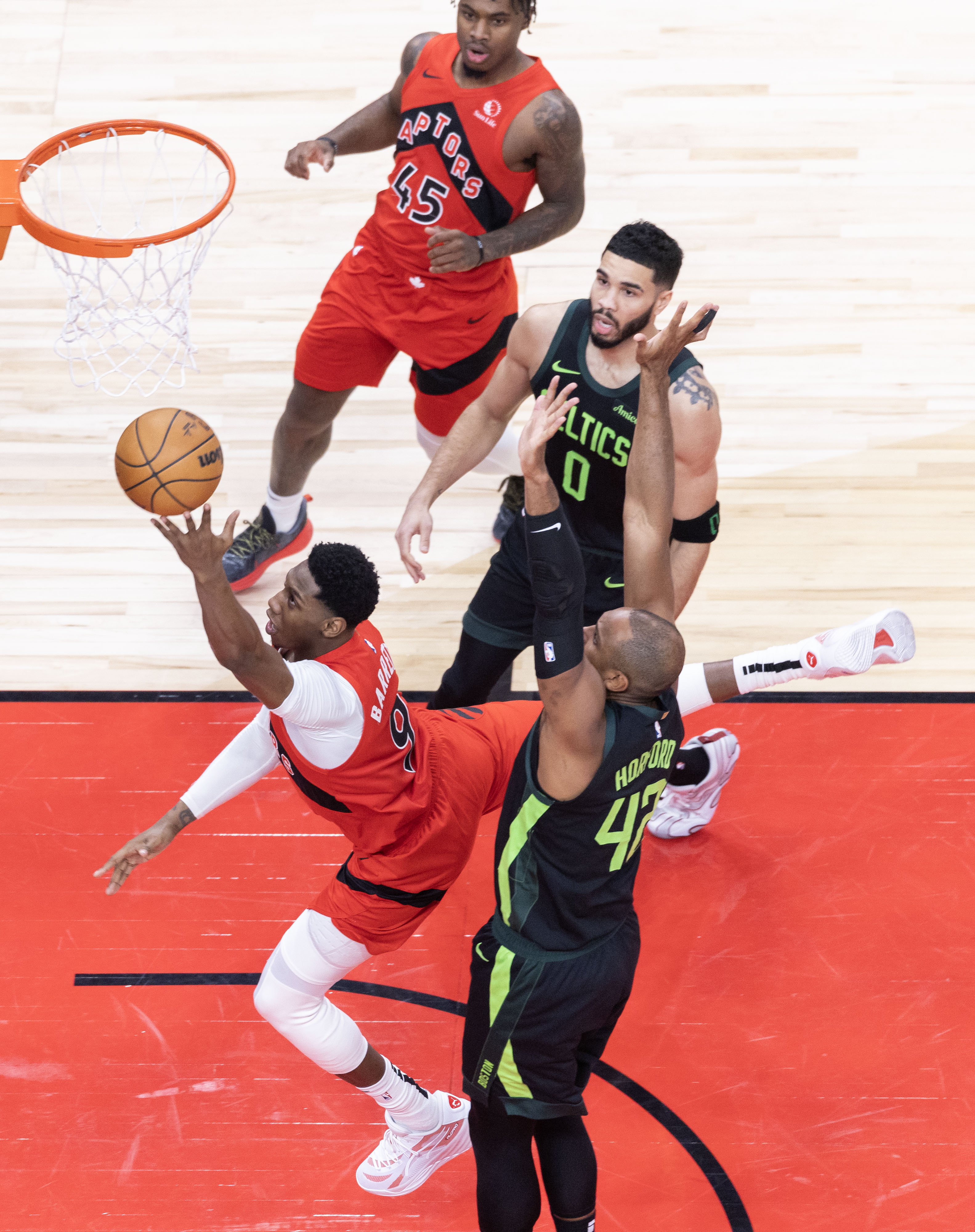 开云体育中国-欧洲篮球赛事进行到关键时刻，竞争激烈