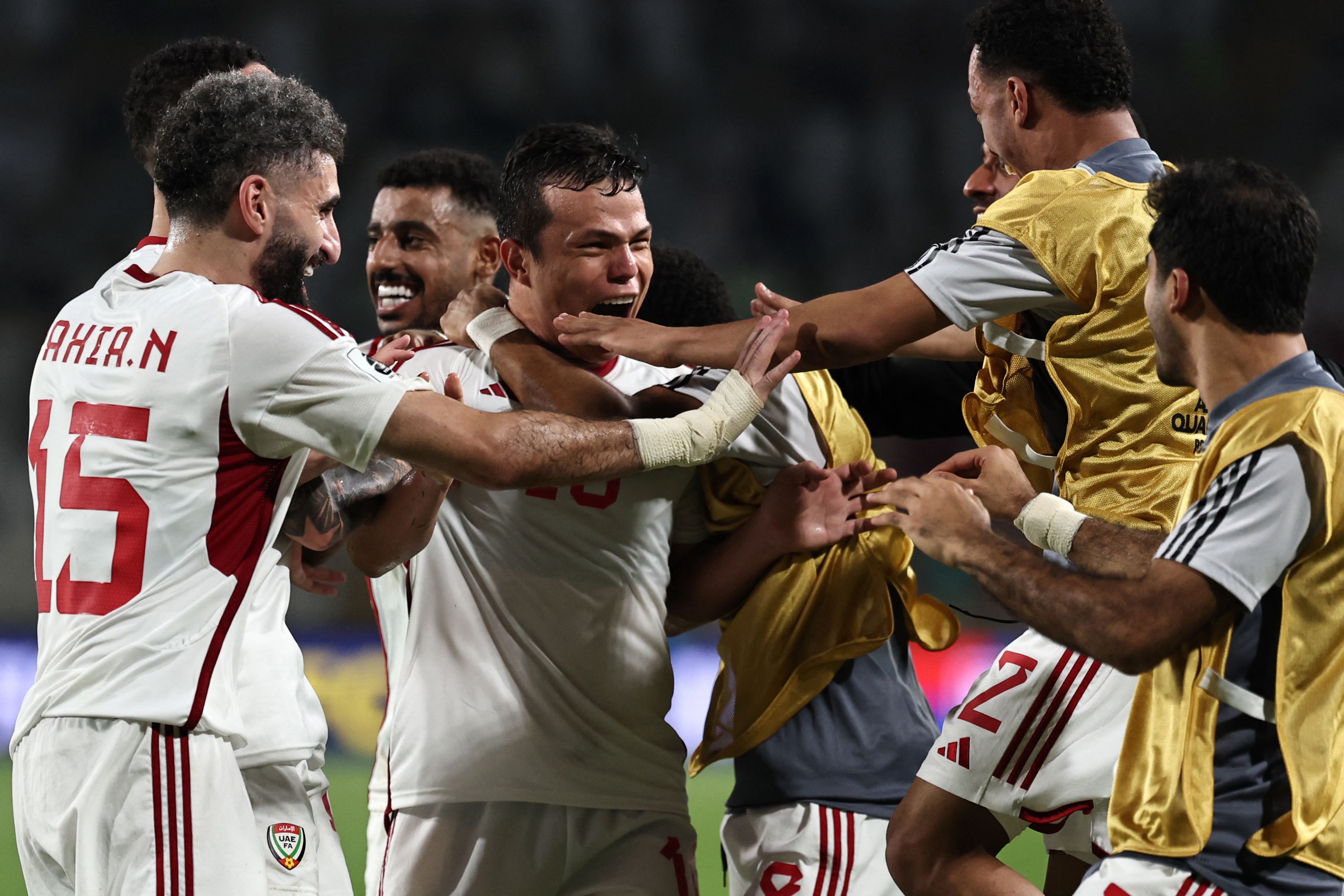 阿尔及利亚队在国际比赛中鏖战 阿尔及利亚队在国际比赛中鏖战