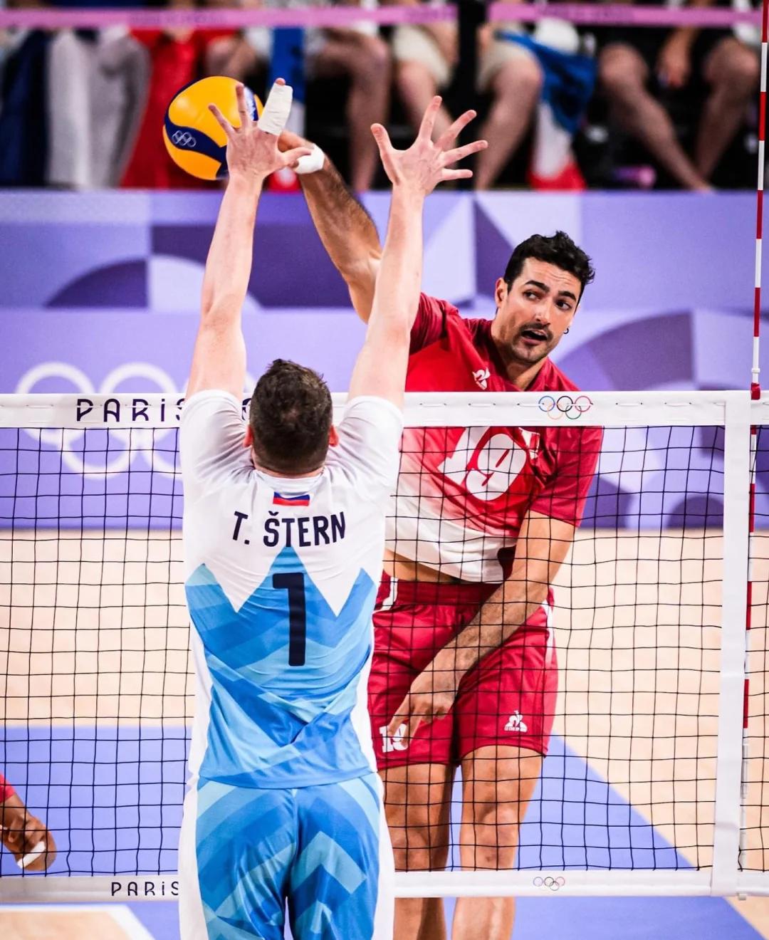 荷兰逆袭晋级,法国巴西小组第一成功晋级 荷兰逆袭晋级,法国巴西小组第一成功晋级