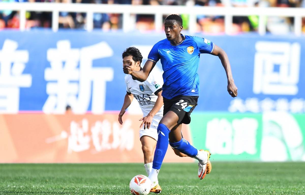 关于铁杆支持,球迷团结一心为球队呐喊助威的信息 关于铁杆支持,球迷团结一心为球队呐喊助威的信息