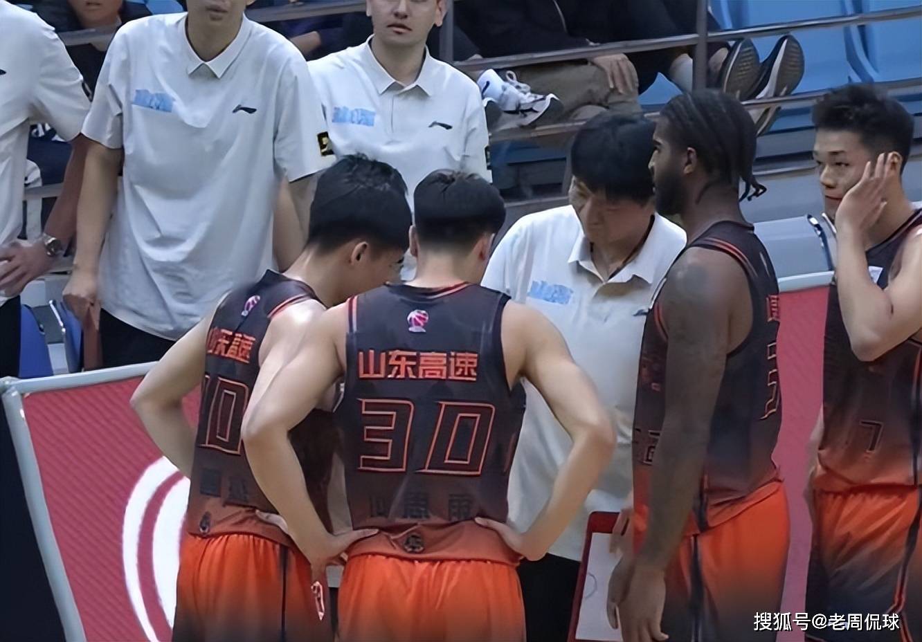 宁波男篮失利收场，憾遭主场连败困境