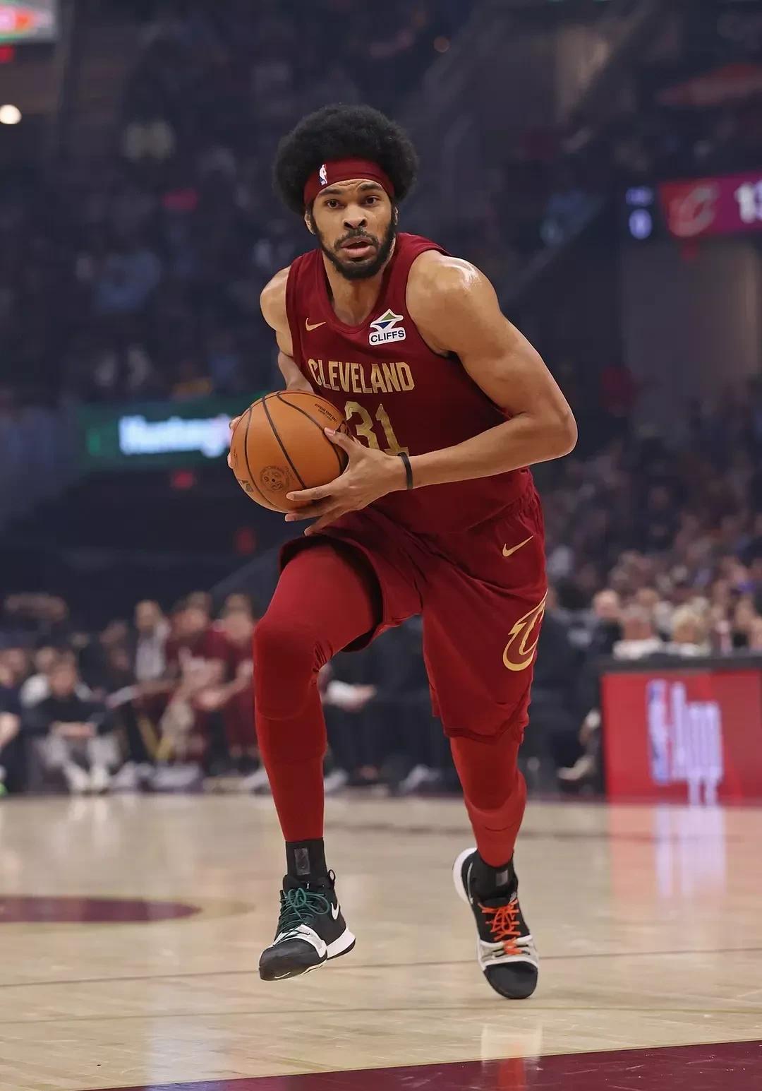 NBA巨星突破纪录，刷新篮坛新高度