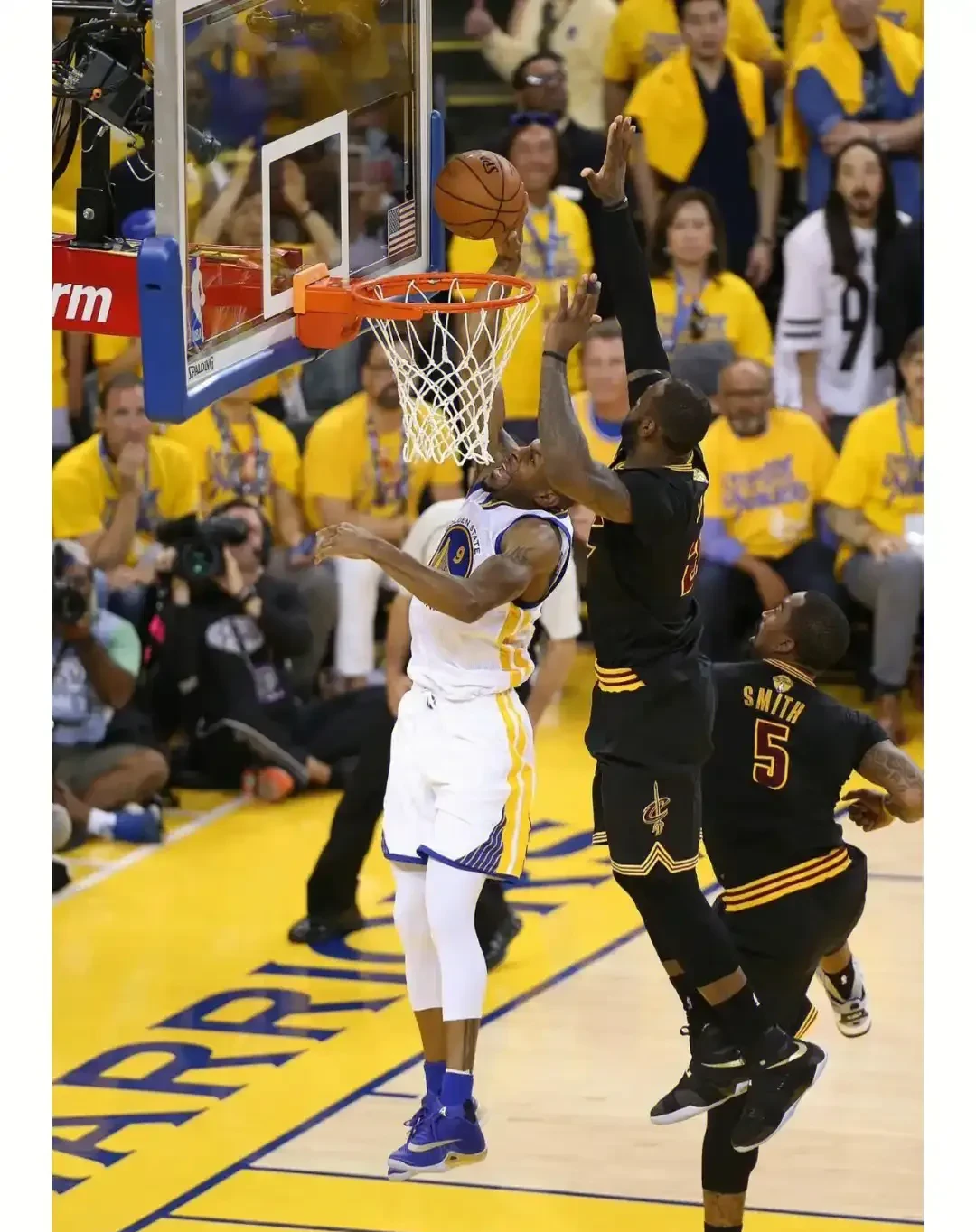 NBA总决赛剧情反转,悬念升腾赛场 NBA总决赛剧情反转,悬念升腾赛场