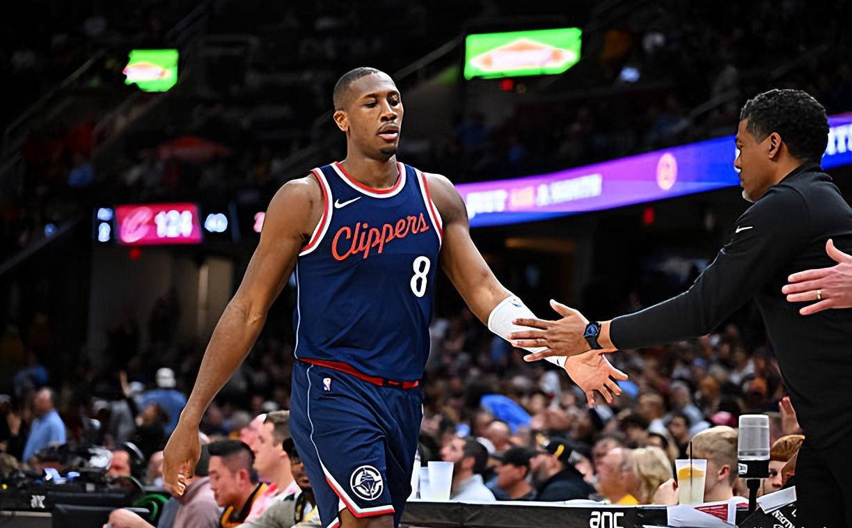 快船外线命中率低迷,需加强训练 快船外线命中率低迷,需加强训练