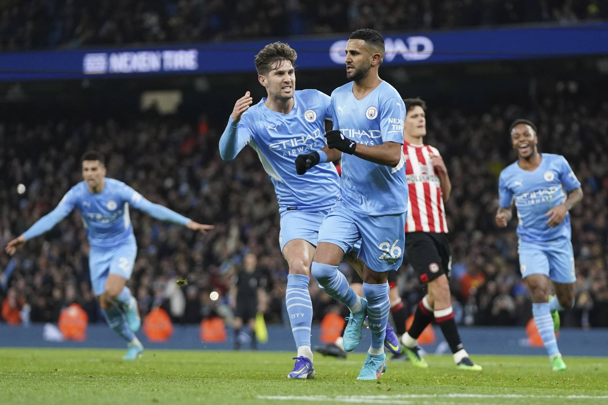 曼城客场击败莱切斯特城,斯特林缔造关键进球 曼城客场击败莱切斯特城,斯特林缔造关键进球