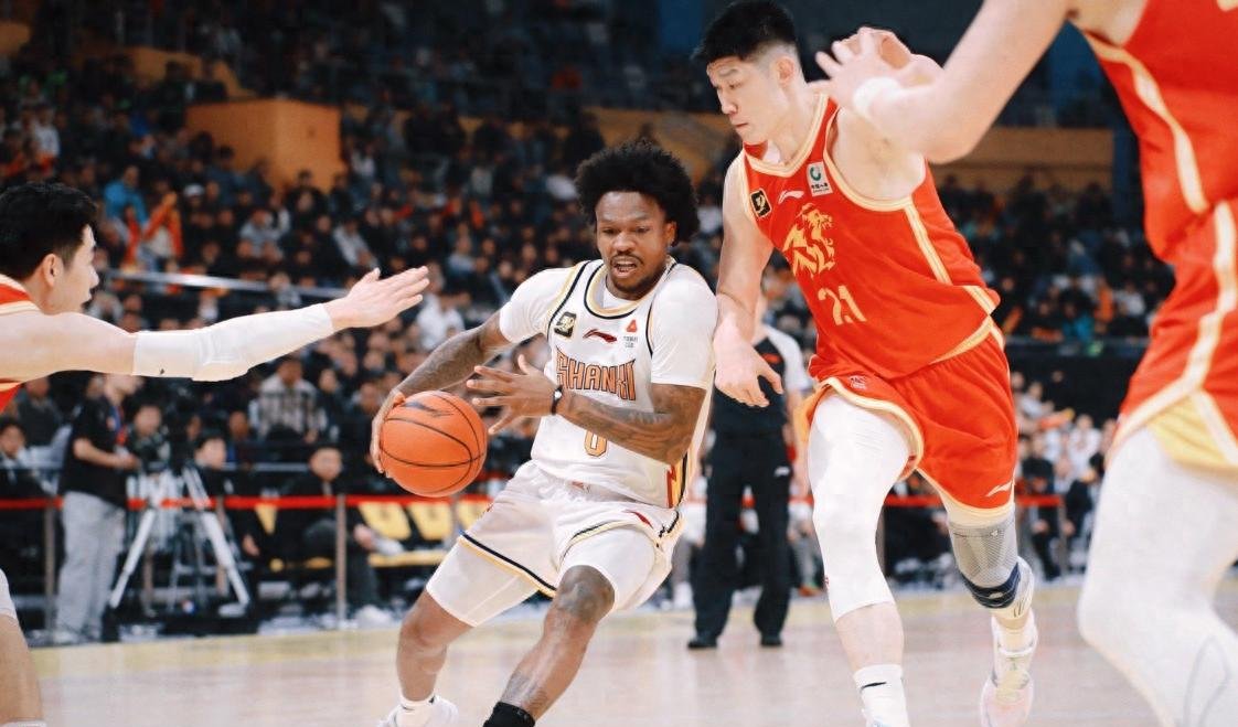 开云体育官网-卡尔斯鲁厄风头突起，一举拿下胜利