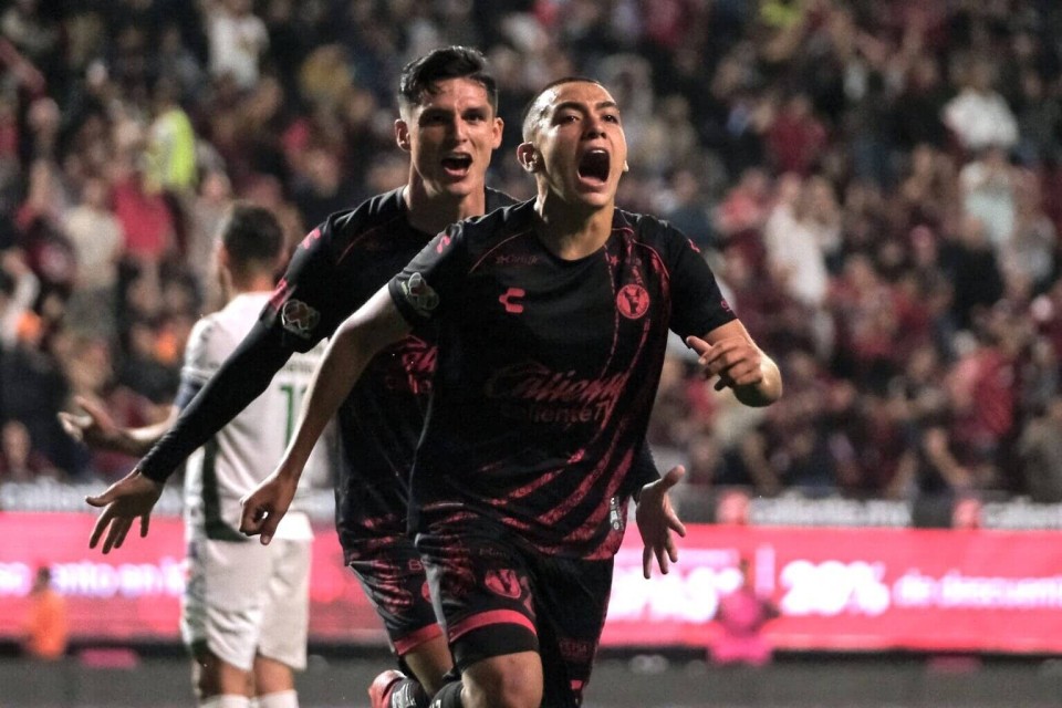 包含墨西哥队表现出色，成功晋级四强的词条