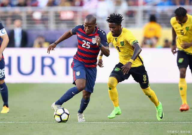 墨西哥队险胜加拿大 墨西哥队险胜加拿大