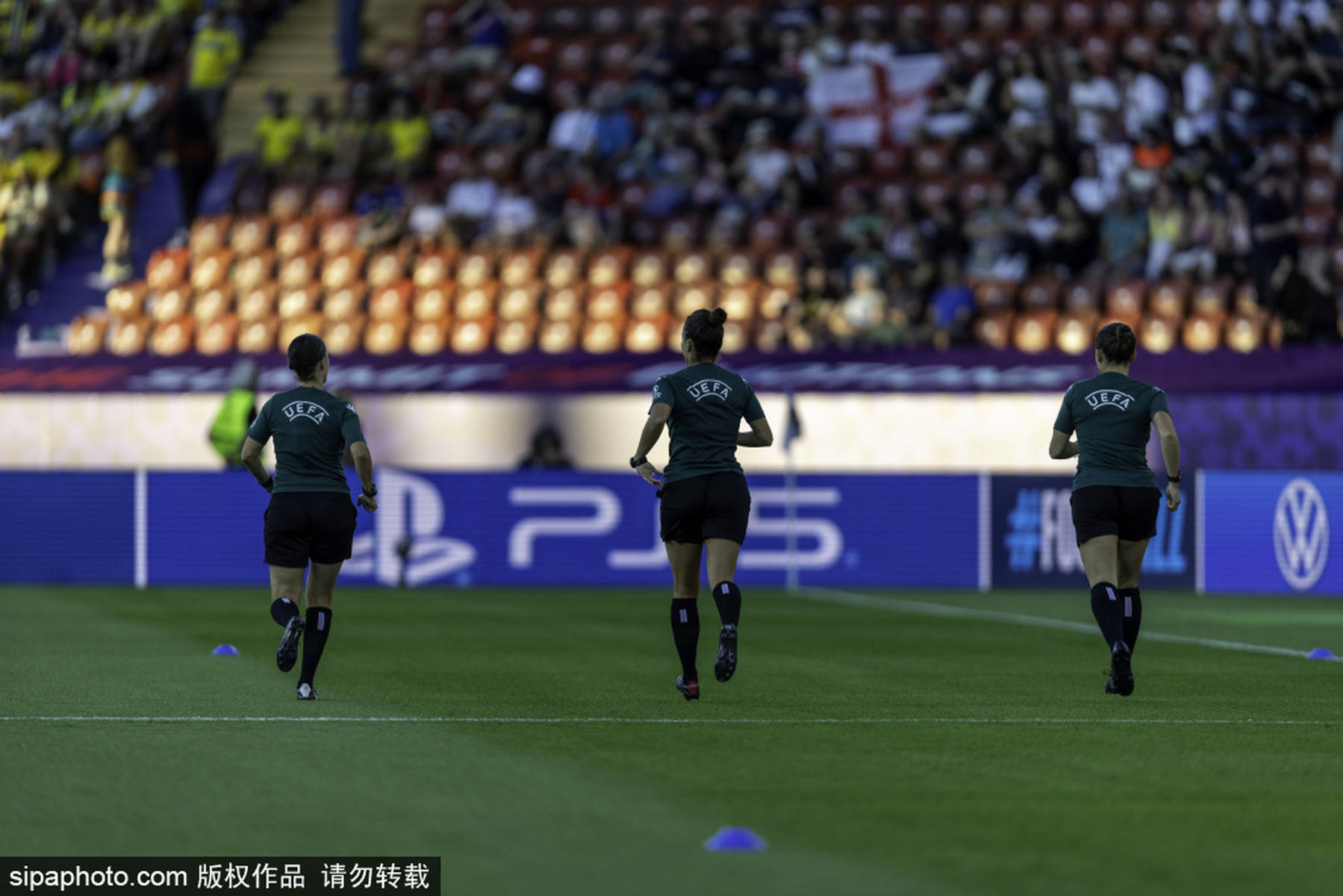 欧洲杯预选赛：瑞典队顽强逆转，成功突围