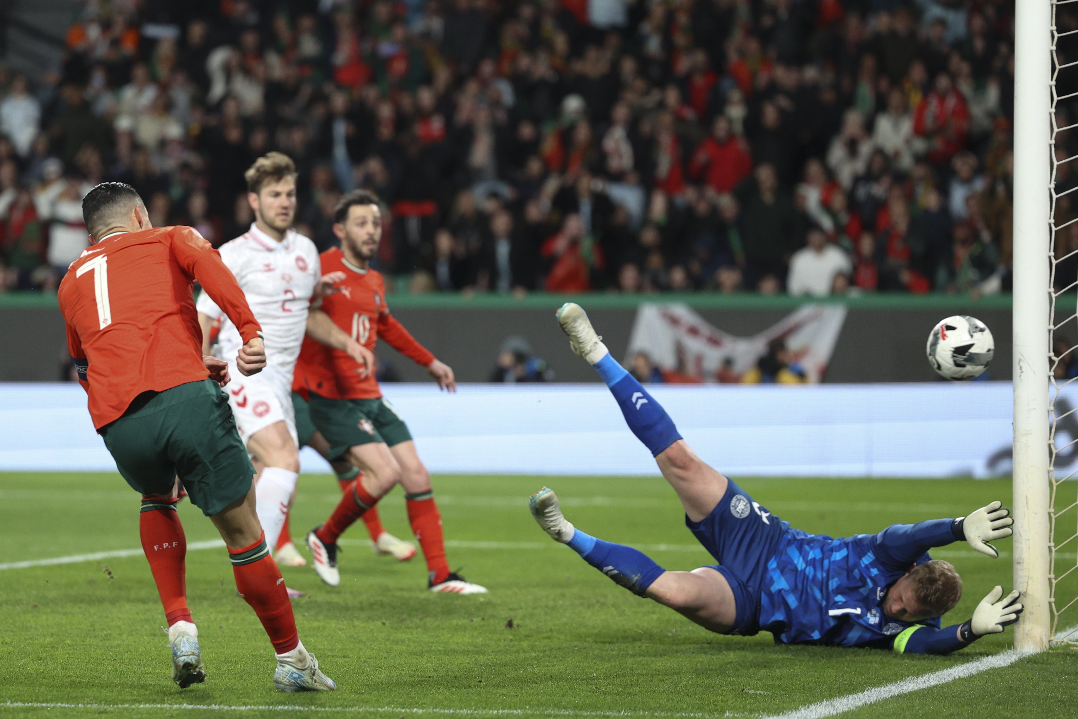 开云体育平台APP-葡萄牙队在欧预赛中横扫卢森堡