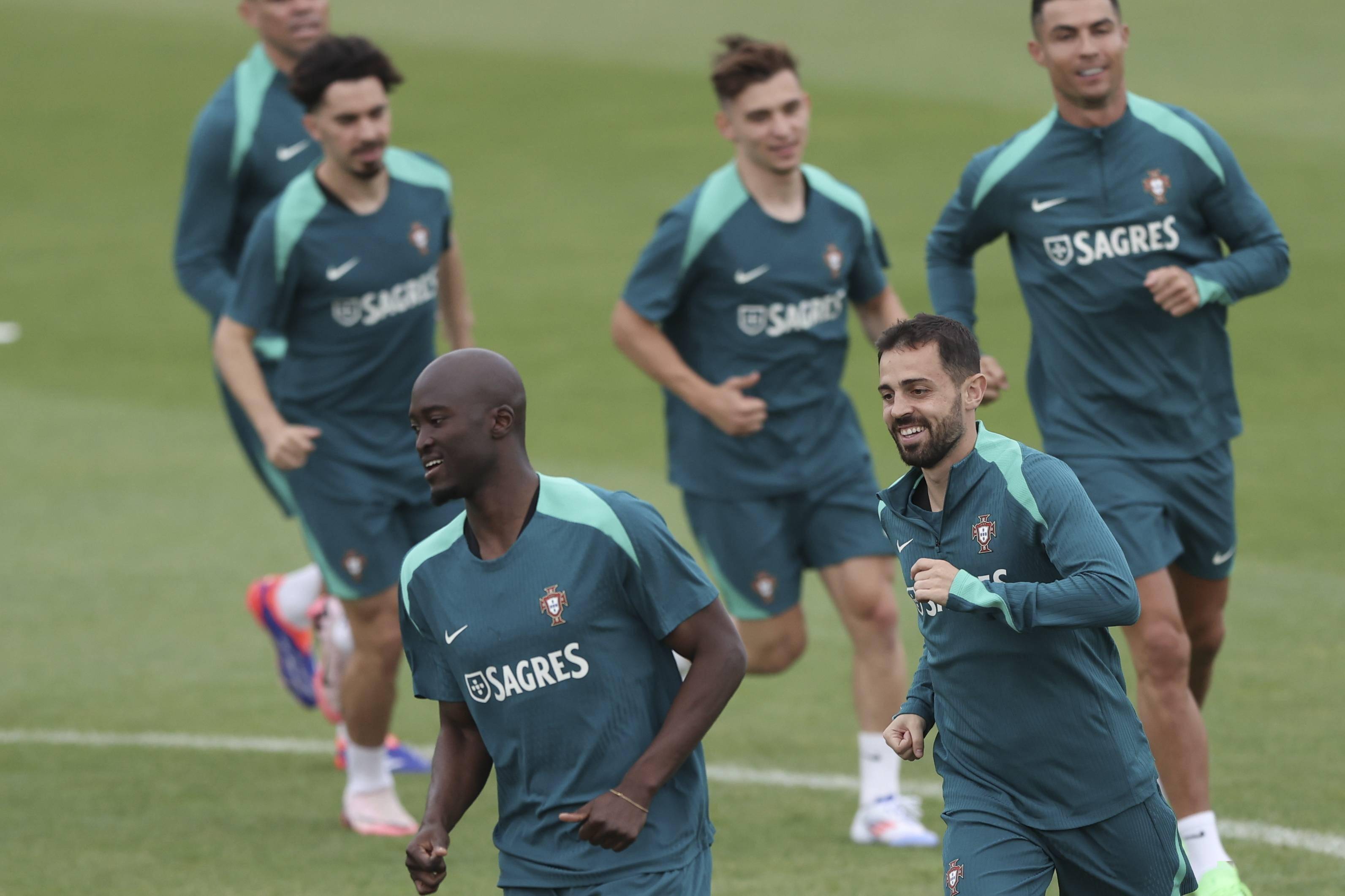 葡萄牙队在欧预赛中横扫卢森堡 葡萄牙队在欧预赛中横扫卢森堡