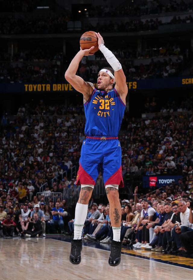 关于老鹰力克黄蜂，戈登自由命中率百分百的信息