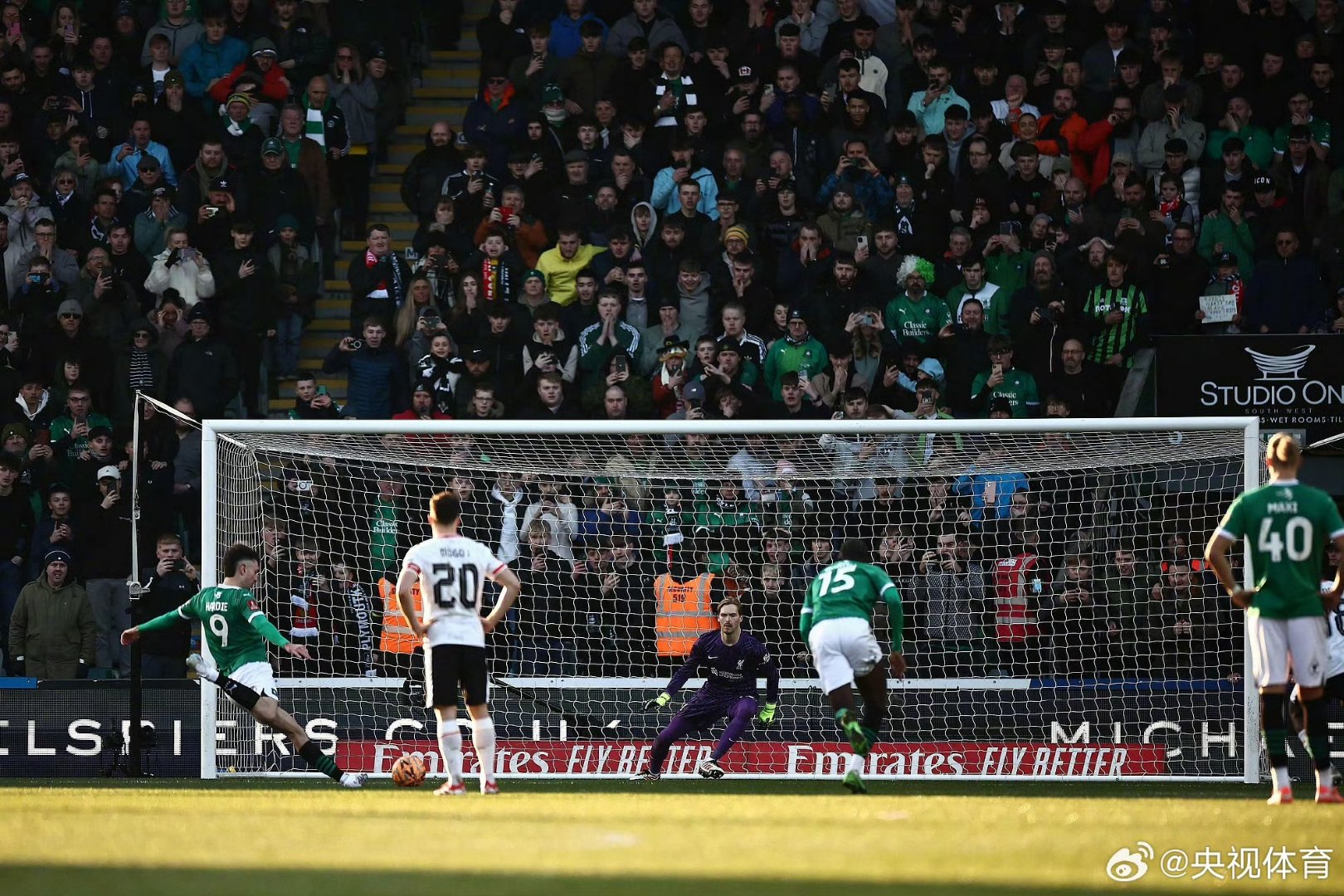 包含利物浦狂胜客场，豪取晋级机会的词条