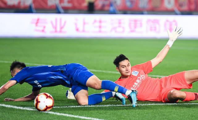 小牛队主帅遭解雇,球队面临新一轮调整 小牛队主帅遭解雇,球队面临新一轮调整