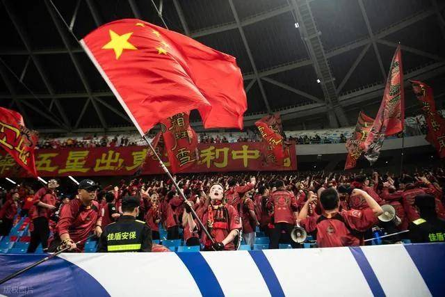 关于中国足球上演胜利战斗，晋级赛事下一轮的信息