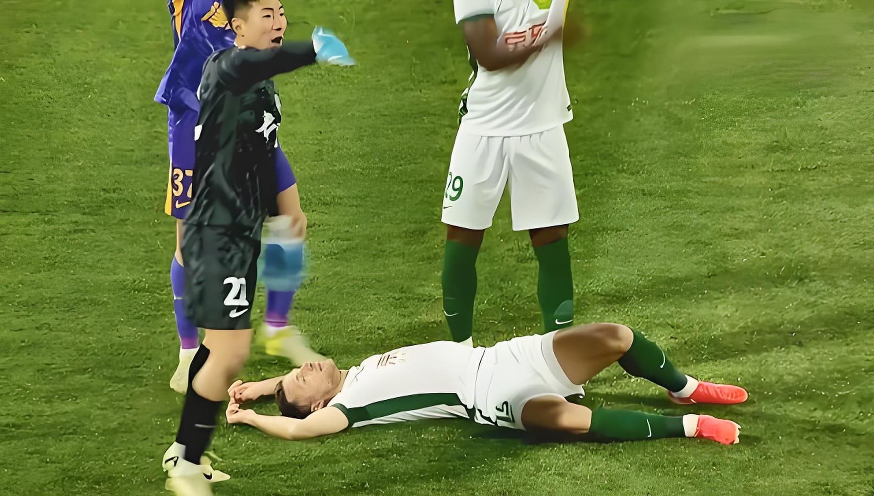 重庆客场逆袭，彻底击垮北京国安