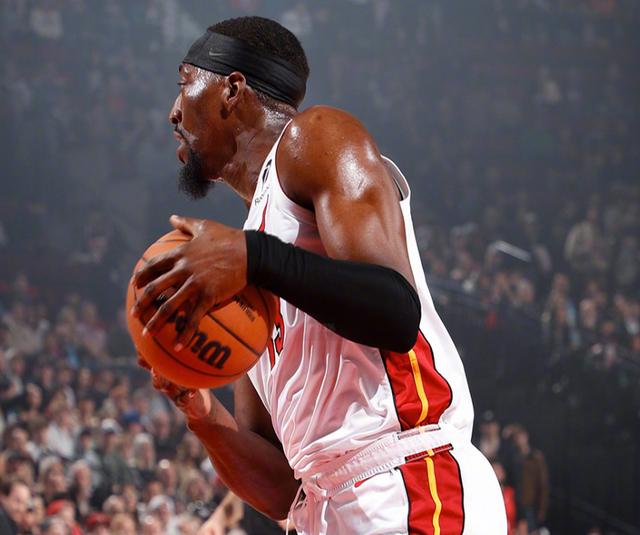 开拓者新秀发威，对手分分必争的简单介绍