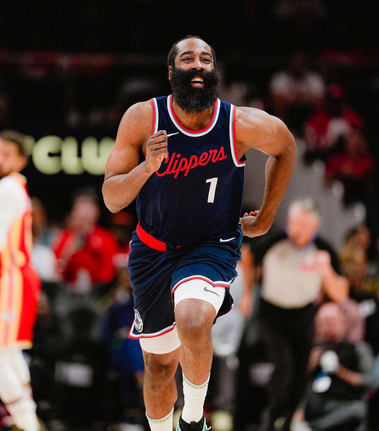 河南嵩嵩队实现连胜,士气高涨备战下一场比赛 河南嵩嵩队实现连胜,士气高涨备战下一场比赛