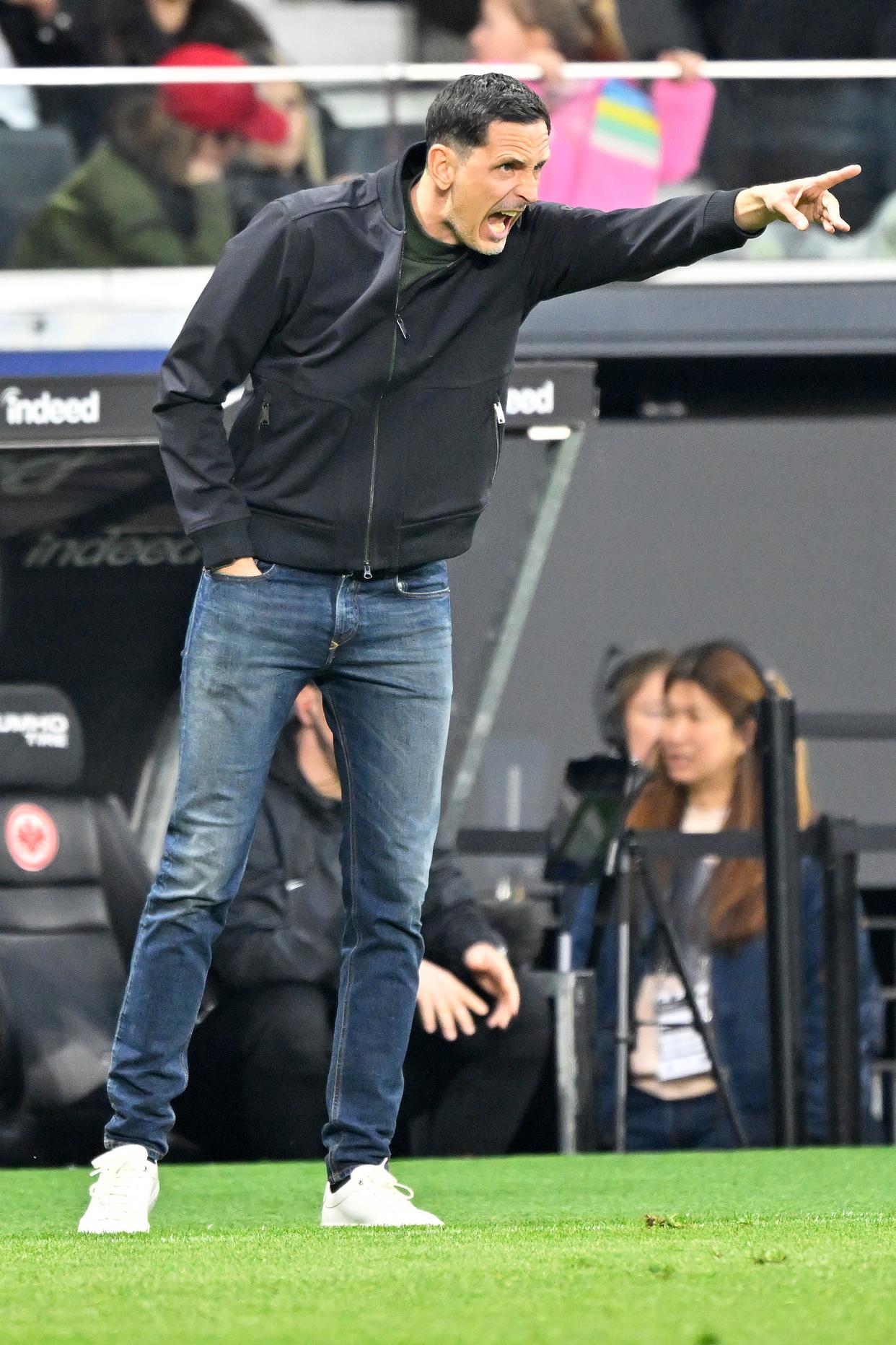 斯图加特青年队表现抢眼,或进入职业队 斯图加特青年队表现抢眼,或进入职业队