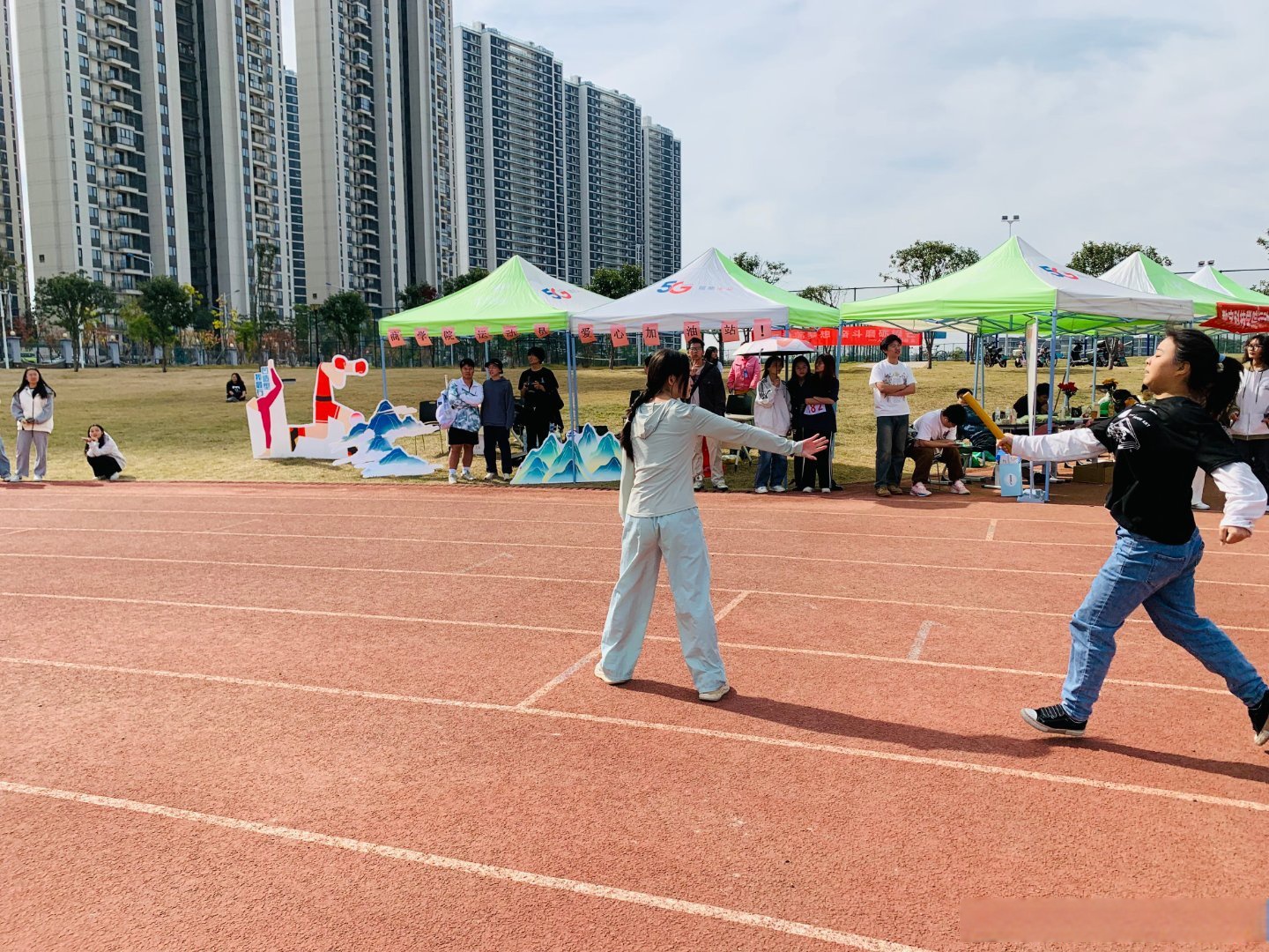 开云体育在线-运动员们通过比赛向世界传递友谊和和平宣言