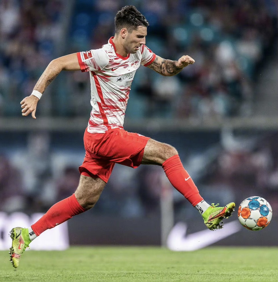 多米尼加选手努力拼搏,迈向成功 多米尼加选手努力拼搏,迈向成功