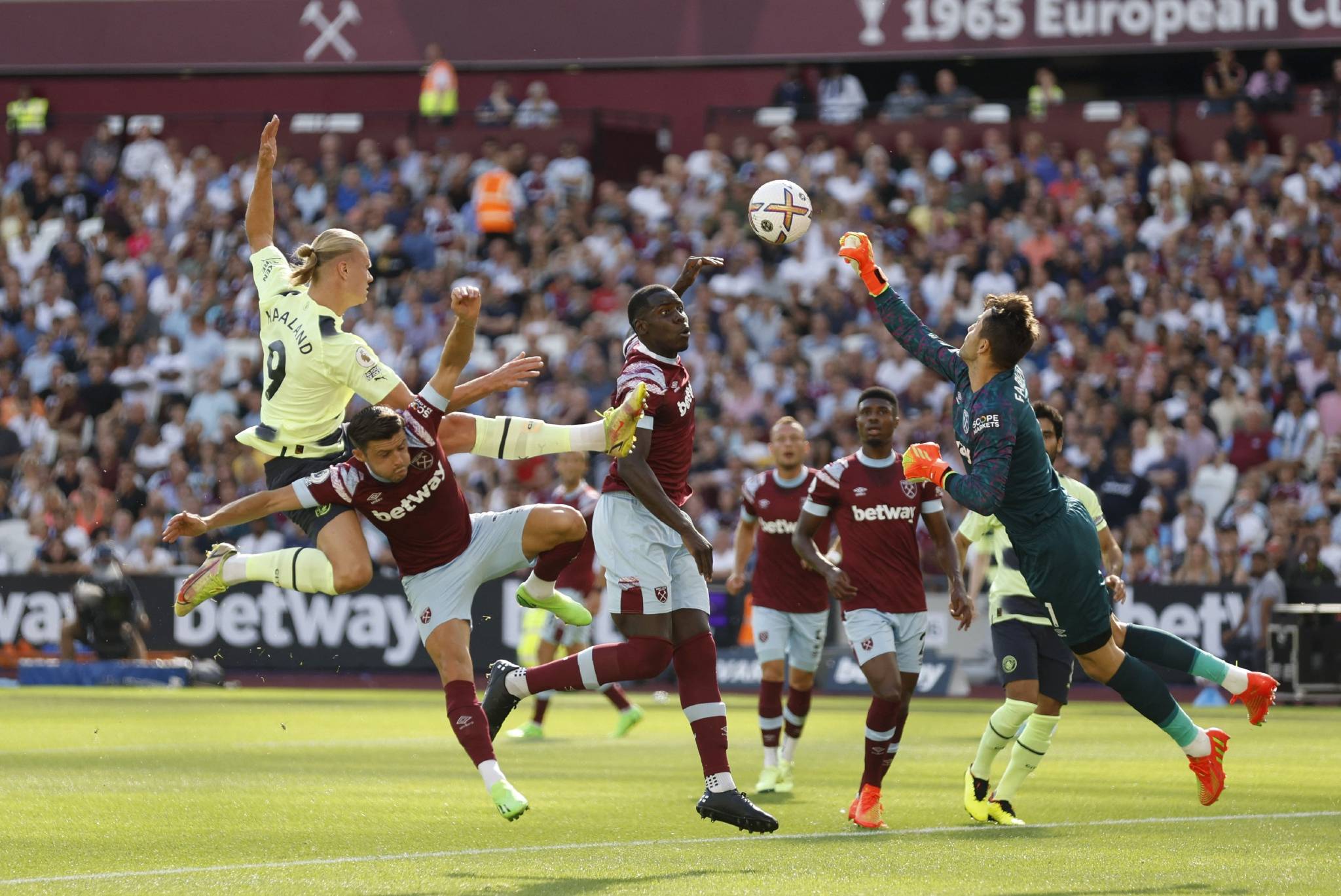 足球联赛胜负手法训练全面开展，助力球队发挥