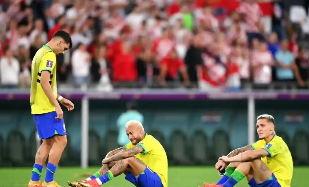 巴西队悲情出局,意大利晋级半决赛 巴西队悲情出局,意大利晋级半决赛
