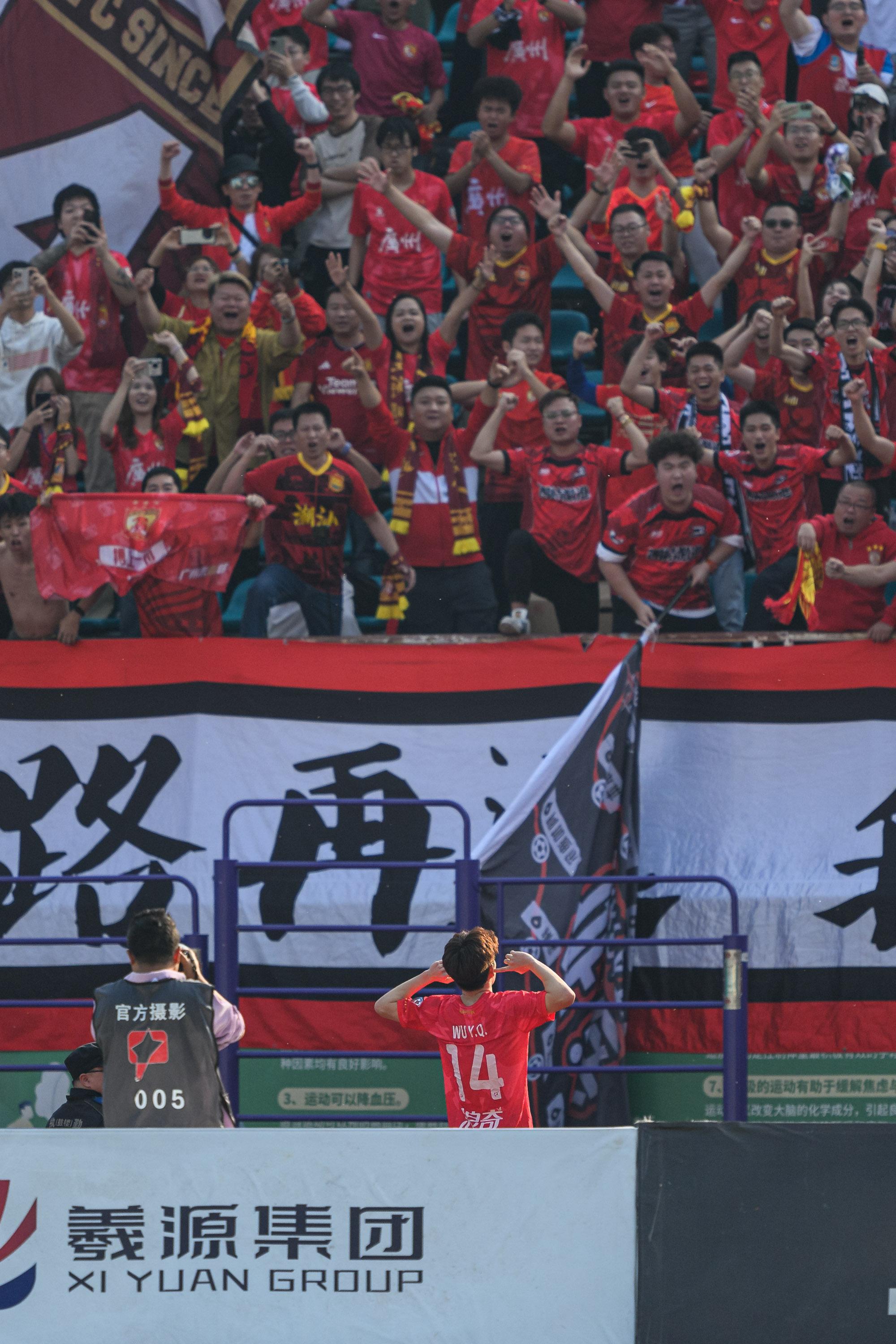 包含沃尔夫斯堡球队奮起直追,迎戰挑戰的词条 包含沃尔夫斯堡球队奮起直追,迎戰挑戰的词条