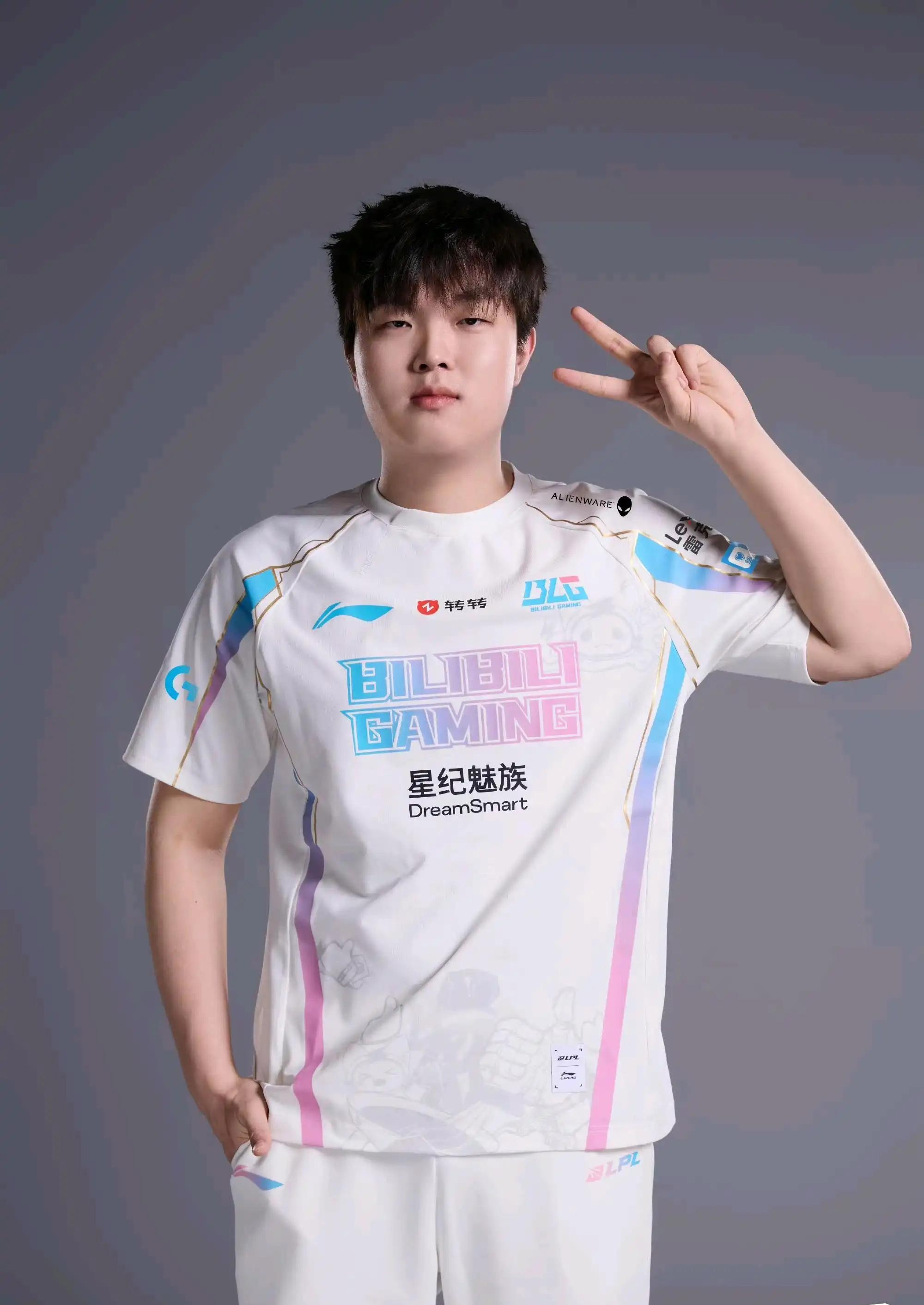 V5轻取BLG,Inspired拿下关键大龙激烈交锋入围赛,锁定晋级资格 V5轻取BLG,Inspired拿下关键大龙激烈交锋入围赛,锁定晋级资格