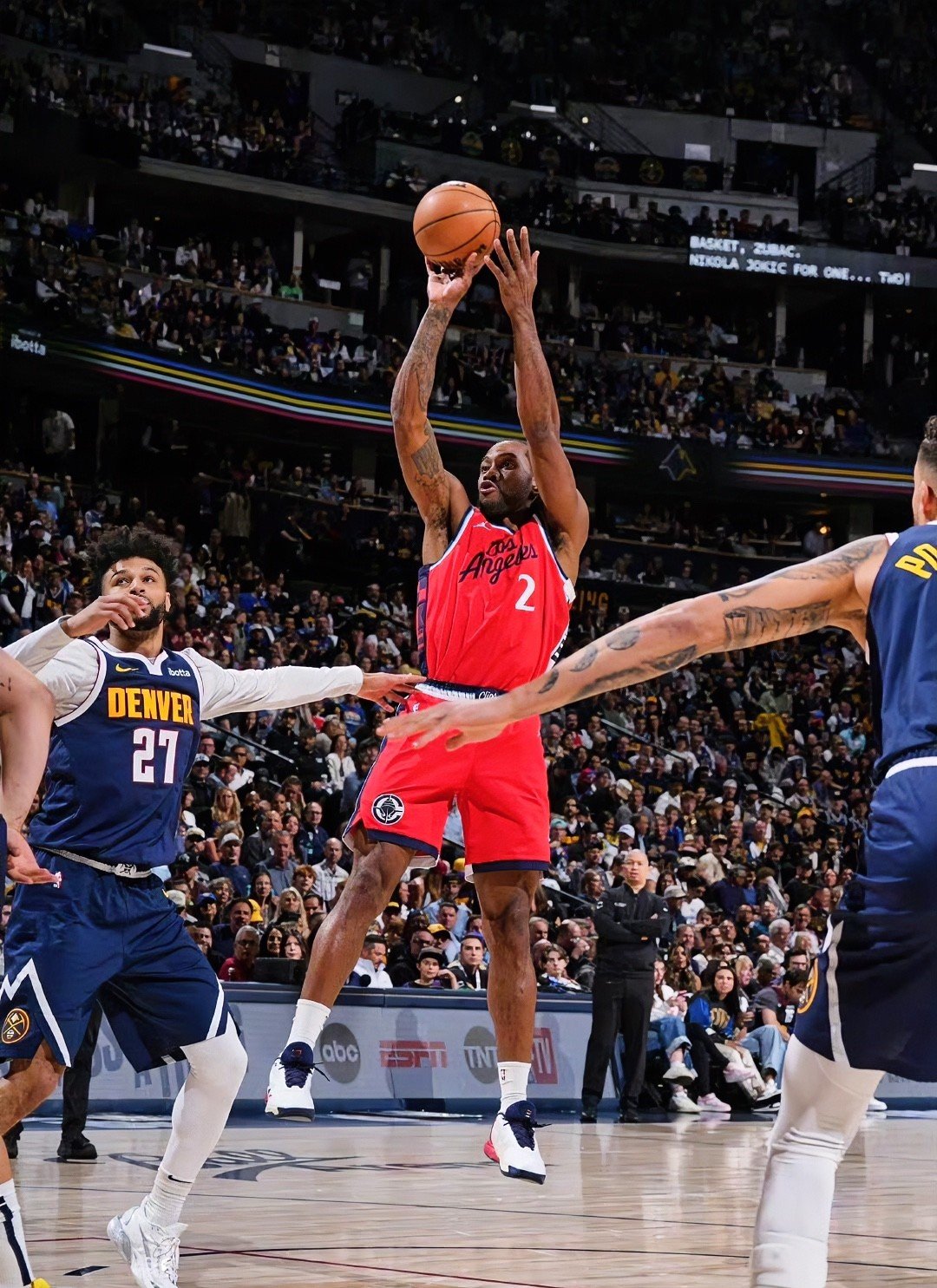 快船不敌活塞,莱昂纳德拿下24分 快船不敌活塞,莱昂纳德拿下24分