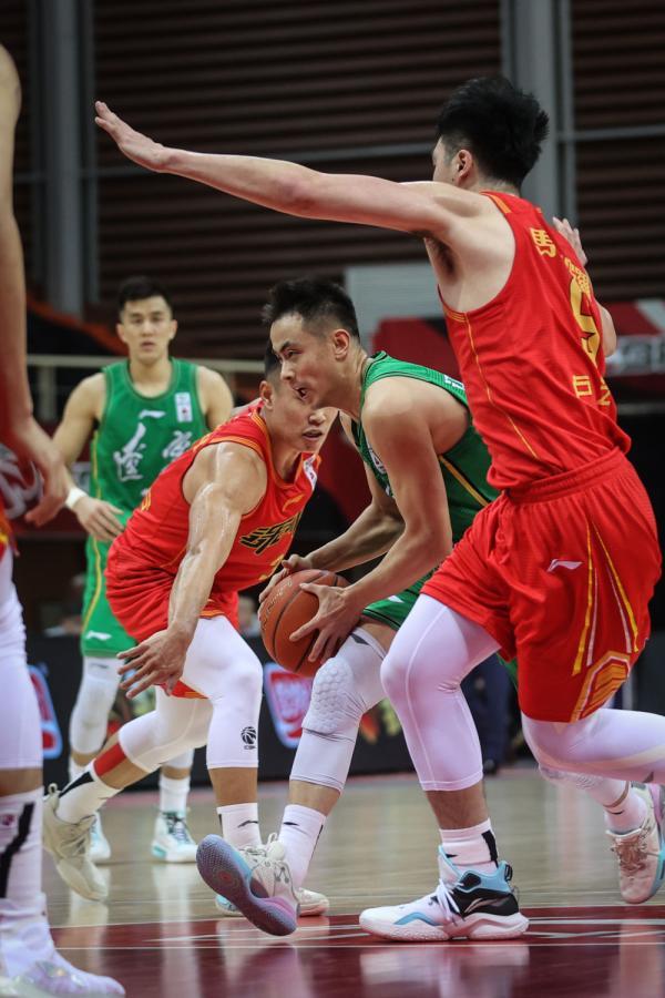 人和主场力克深圳,取得连胜 人和主场力克深圳,取得连胜