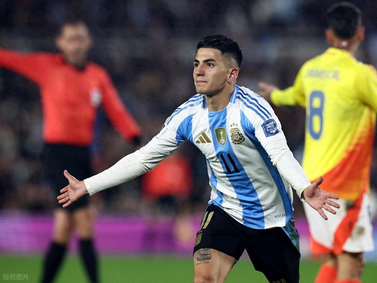 开云体育中国-美洲杯预选赛：南北球队激烈碰撞