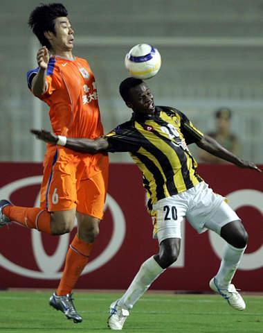 欧洲劲旅亮相,挑战亚冠强敌掀起热潮 欧洲劲旅亮相,挑战亚冠强敌掀起热潮