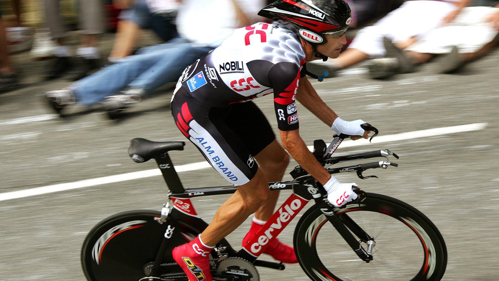 赛道新秩序,红牛二队全面压制哈斯,勒克莱尔领导力展露无遗