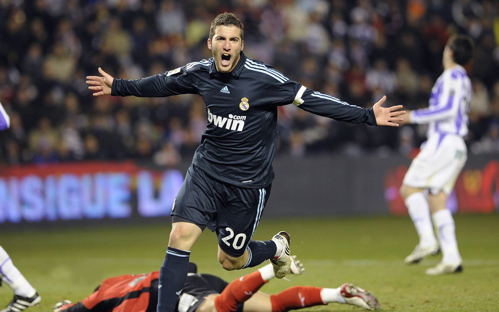 双重奏鸣曲，当战术绝杀与天赋绽放同时照亮赛道