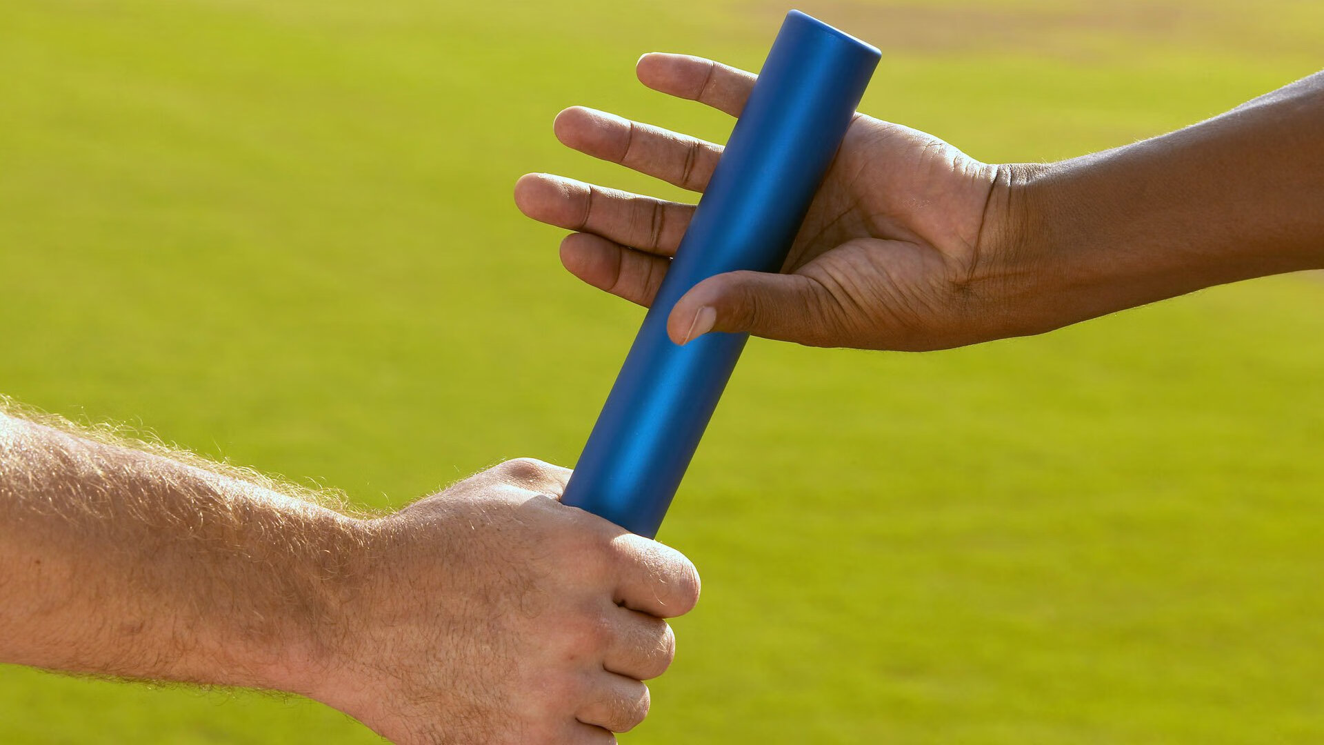 梦幻联动！德布劳内一箭定江山，巴萨4-0横扫阿森纳演绎艺术足球巅峰